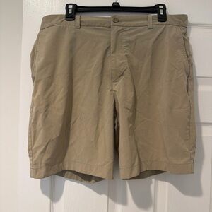 Vineyard Vines performance Men's Khaki Hybrid Shorts